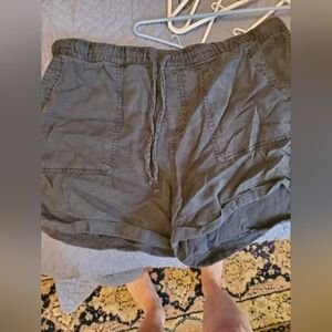 GAP Gray Drawstring Shorts Size Large